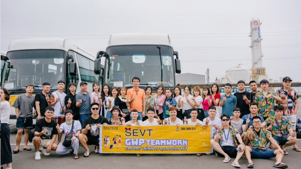 In băng rôn cầm tay